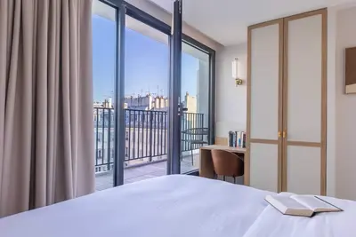 Opera - Une Chambre avec Balcon