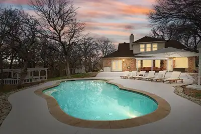 Image de ★Host Events! Heated pool, Sauna, Games & Pizza oven->33 min Forth Worth★