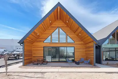 Image de Unit 1 Walk to Amphitheater! House in wonderful Bend with WiFi, Ac, spacious!