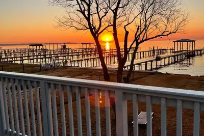 Image de Waterfront 3 Bedroom House, San Leon Tx with Private Fishing Pier Blue Crab Casa