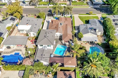 Image de The beautiful house with a private gated. Including beautiful backyard.