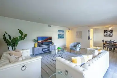 Image de Charming Furnished & All Inclusive 2-bedroom condo with WiFi, Ac, Pasadena