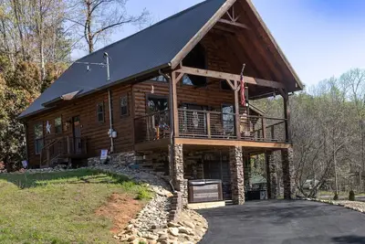 Image de Bear's Den Cabin in the Smokies!
