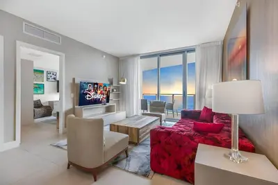 Image de Ventur Luxe Condo l Oceanview | Gym, Beach Access