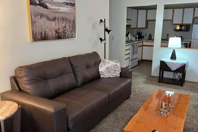 Image de Charming 1-bedroom full furnished apartment, full kitchen, WiFi, in Saint James