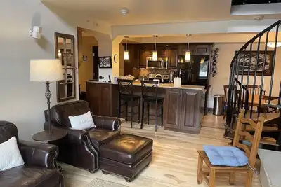 Image de 3br w/loft @ 9 Vail Rd in the Heart of Vail Village, Parking, Hot Tub & Pool! ! !