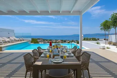 Image de Splendid Rhodes Villa | Villa Ialysos | 4 Bedrooms | Breathtaking Sea Views | Private Pool | Lovely Furnished Terrace | Shaded Outdoor Dining Area | Prime Location | Pefkos | Lindos