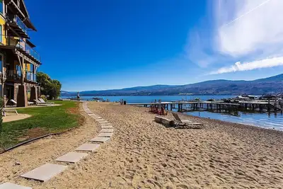 Image de Barona Beach Resort Lakefront 3-bedroom condo