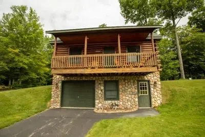 Image de Cabin 2462 - Roomy Log Cabin within Private Resort