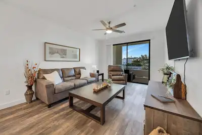 Image de New! Luxurious, Beautiful Condo located in the heart of Chandler