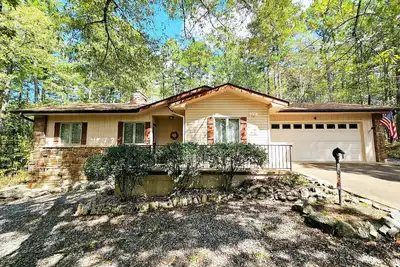 Image de The Village Getaway in Hsv