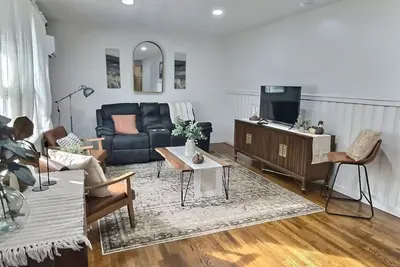 Image de Charming 2-bedroom apartment with WiFi, Ac minutes from Philpott Lake