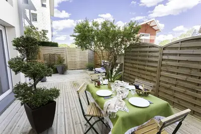 Image de Havre de paix familial à Biscarrosse : Jardin, piscine, plages et lac à 10 min