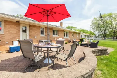 Image de Stadium District Resch 3 Br Sleeps 8
