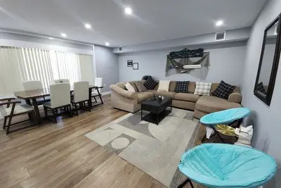 Image de HomeSense-Spacious and Block from Ocean Casino