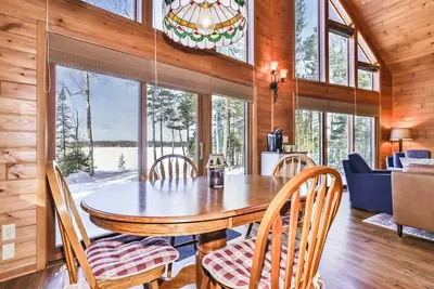Image de Secluded 3-bedroom cabin in Conover with WiFi, Ac, Complimentary Firewood