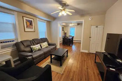 Image de A Simple Stay-Comfortable 3bdrm, Central Location
