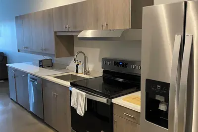 Image de Cozy 1-bedroom apartment in charming Aurora with WiFi, Ac