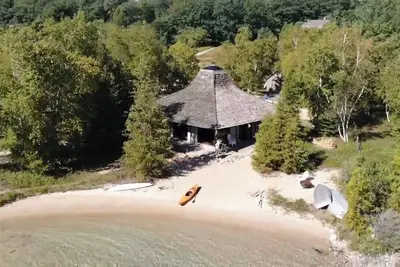 Image de Unplug, Unwind, and Escape at Lwardcove's private beach!