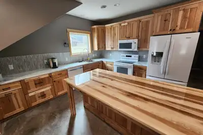 Image de Riverside Retreat Near Town w Sauna, sleeps 8, Views & Abundant Activities!