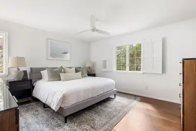 Image de Perfect Family Retreat in Barnes Landing — Steps to Bay Beach