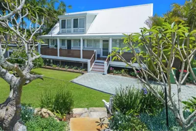 Image de \"Sandcastles\" - A gorgeous Hamptons style beach house at North Avoca