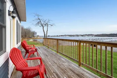 Image de Cottage on White Lake with private dock