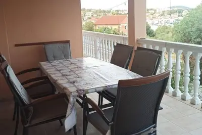Image de Appartement de deux chambres avec la terrasse Jezera, Murter (A-24202-a)
