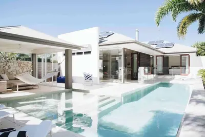Image de Luxury Family Beach House Steps to Beach & Cafes
