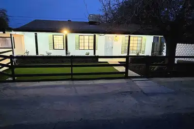 Charming House: Spacious 3-Bed, 2-Bath with Expansive Backyard