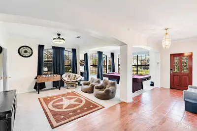 Image de Luxe Group stay 3000 Sq Ft w/Theater, Games & Outdoor vibes