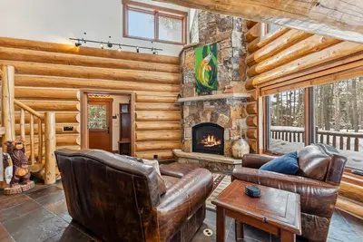 Image de Blue River Escape with Private Studio & Hot Tub