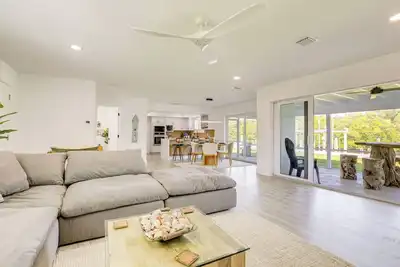 Image de 4 Mi to Beach: Riverfront Hobe Sound Home w/ Dock!