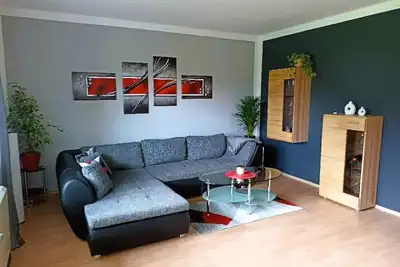 Image de Spacious, bright apartment with balcony, quiet location with good transport links