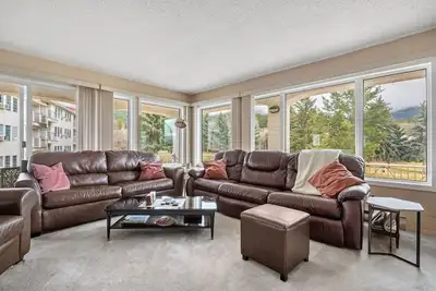 Image de Riverside Retreat | Hot Springs | Golf | Ground Fl
