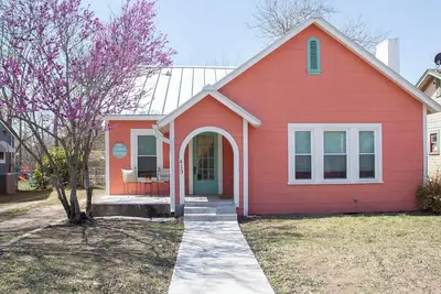 Image de The Coral Cottage Walk to Downtown & River