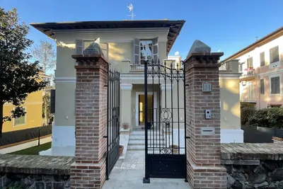 Image de Villa Lina - sky earth liberty villa - 5 min from tube 9 bedroom - 5 bathroom