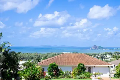 Image de **Welcome to Pearl of the Coast: A Coastal Sanctuary of Luxury Living**