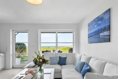 Image de \"Strandblick\" vacation apartment - front row with a fantastic view of the Baltic Sea