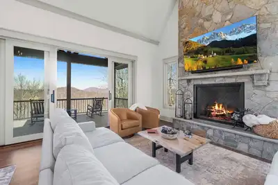 Image de Modern Mountain Lodge with Great Amenities