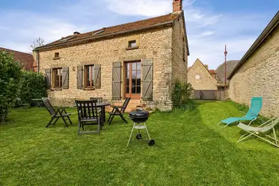 Image de Charmante maison de campagne pour 6 avec jardin
