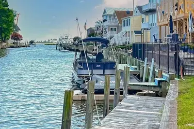 Image de Canal-Front Cottage with Dock – Boater’s Retreat Near Fenwick Island