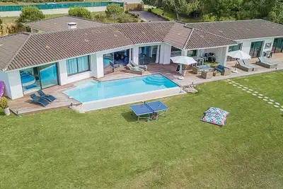 Image de Homerez - Villa spacieuse avec piscine à Pietrosella