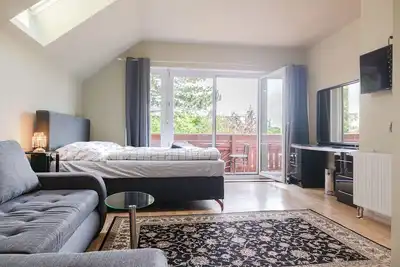 Image de Spacious Home & Garden Free Parking