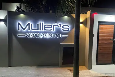 Image de Home with 2 bedrooms, 2 bath\nrooms, 2 kitchens, 2 living space and private pool