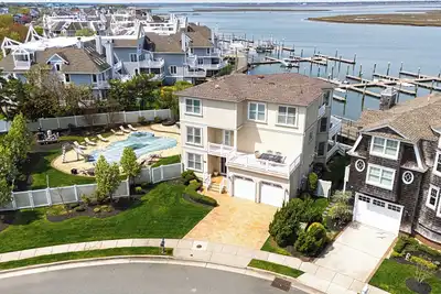Image de Water’s Edge - Pool House on the Bay