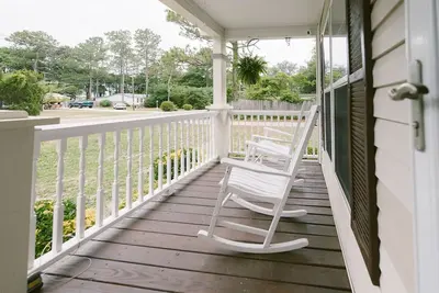 Image de 5br Beach Family Compound - 10 min to the beach!