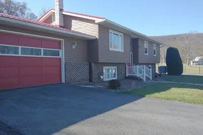 Image de 3-bedroom farmhouse in Bellefonte, 4 miles from Beaver Stadium