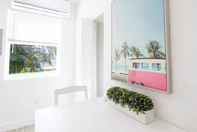 Image de Renovated and Cozy 2bed/2Bath close to the Beach!