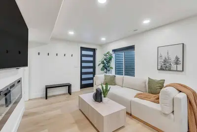 Image de Modern LuxeDen w/ Private Hot Tub + Fenced Yard